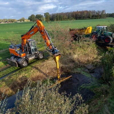 Postel aan het werk