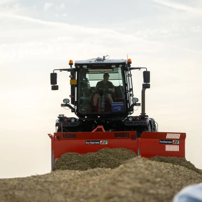 Postel aan het werk